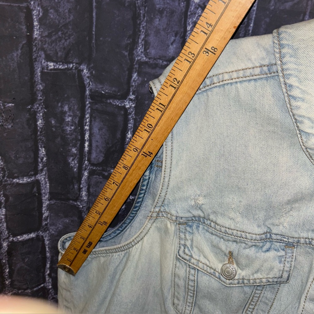 Old Navy Light Wash Denim Vest sz 4x - Picture 12 of 14